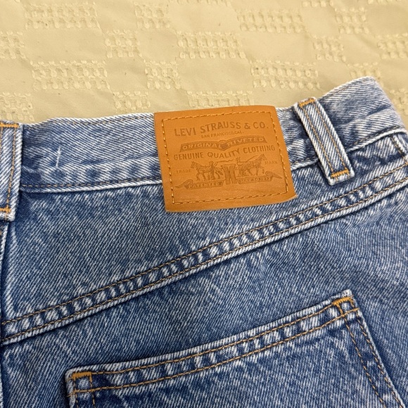 Levi's High-Waist Blue Denim Button-Fly Shorts - Picture 3 of 4